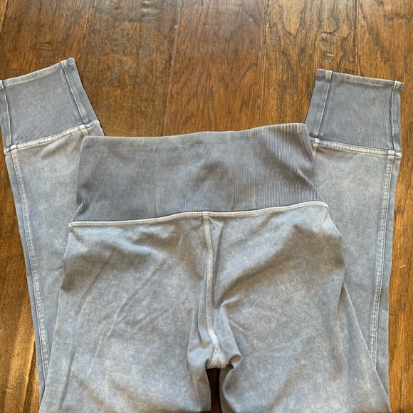 Lululemon Wunder Under Ribbed Legging - Picture 6 of 6